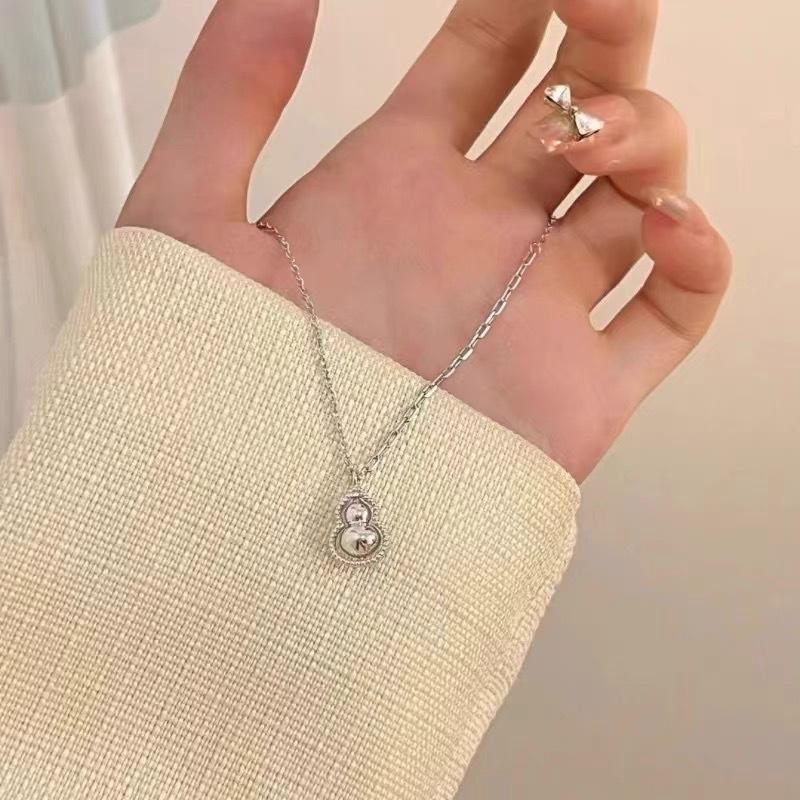 Flash diamond gourd necklace female light luxury ins niche simple dream round clavicle chain