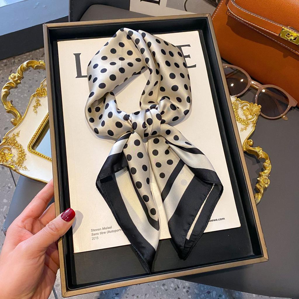 Silk scarf women's neck new scarf with coat 70 small square scarf scarf mother high-end scarf