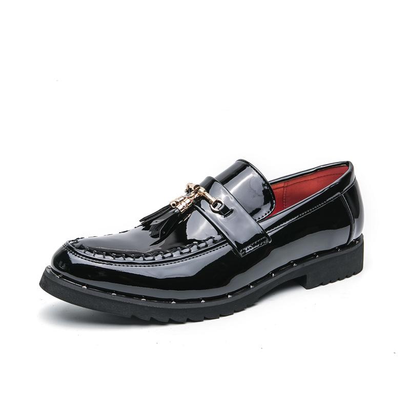 Large size glossy business foot leather shoes men's British fashion solid color fringed loafers Korean version of gold leather shoes