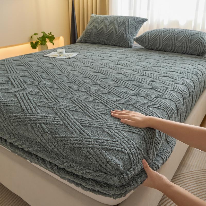 2025Winter Taffeta Fleece Bed Sheet Simple Single Piece Warm Coral Fleece Thickened Flannel Protector Non-Slip Bed Cover