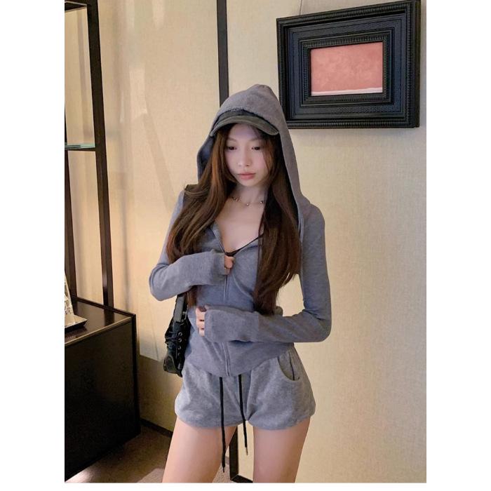 Women s Velvet Slim Fit Hooded Two-Piece Set: Zipper Jacket & Micro Flare Pants Medium серый