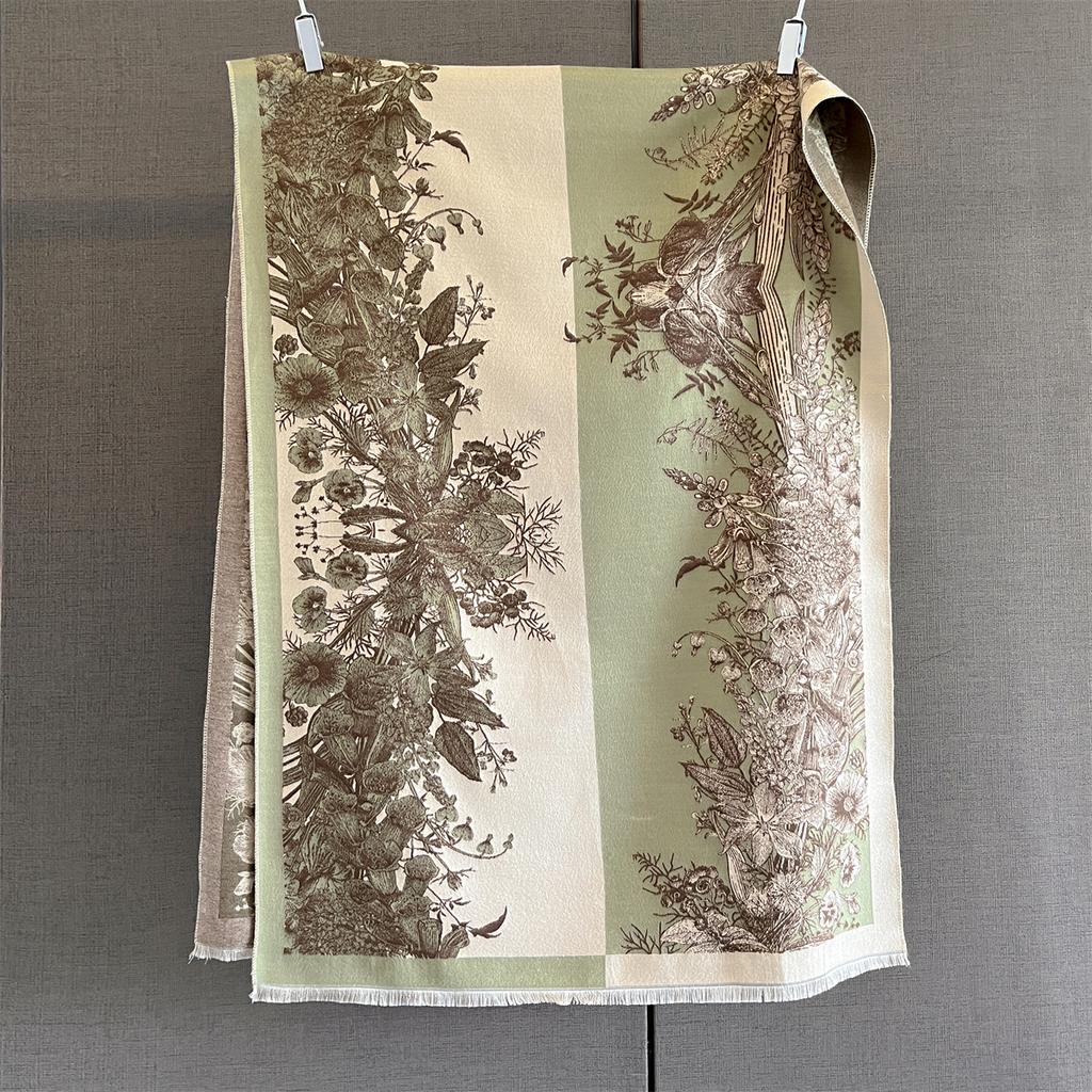 Luxury Thickened Warm Scarf Women‘S Floral Tassel Shawl Imitation Cashmere Pashmina Warps AutumnWinter Coldproof Blanket