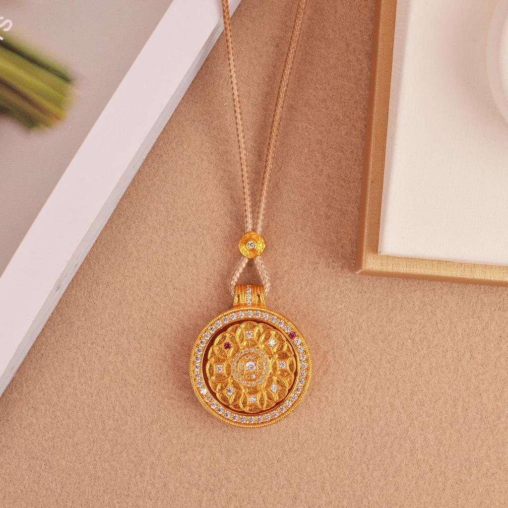 Rotatable Diamond-Inlaid Sand Gold Compass Pendant Necklace