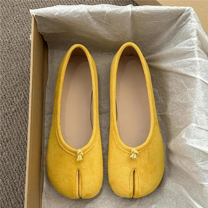 

Fashion Fashion Split Toe Single Shoes Women s Autumn New Round Toe Suede Slip-on Soft Sole Wear-resistant Flat Shoes 35 жёлтый