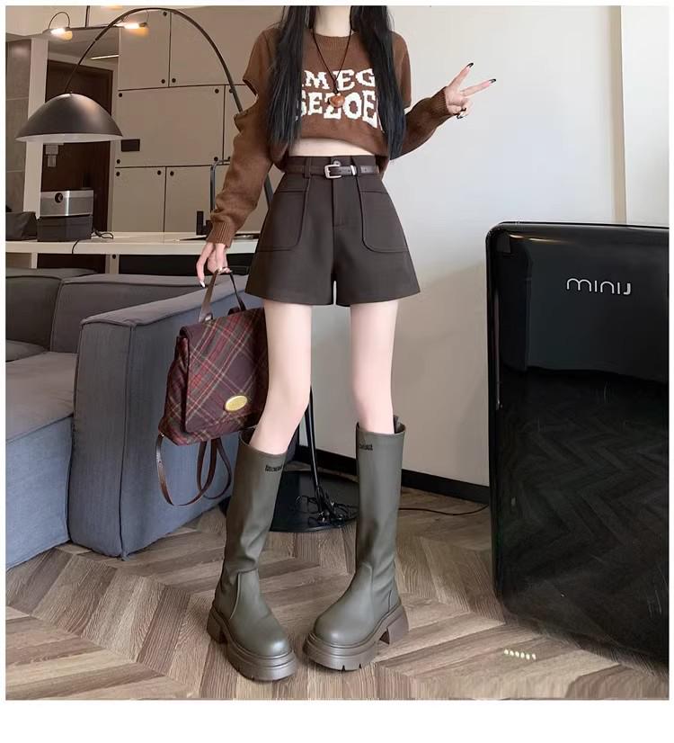Women's High-Waist Woolen Shorts: Slimming, Casual Wide-Leg Bootcut Pants for Autumn/Winter 2024 in Small Sizes.