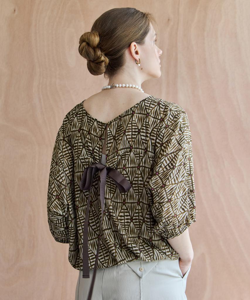 M.GRAF Ethnic Geometric Back Ribbon Blouse