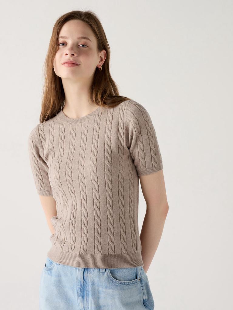 Uniqlo Cable Crew Neck Sweater  Short Sleeve 