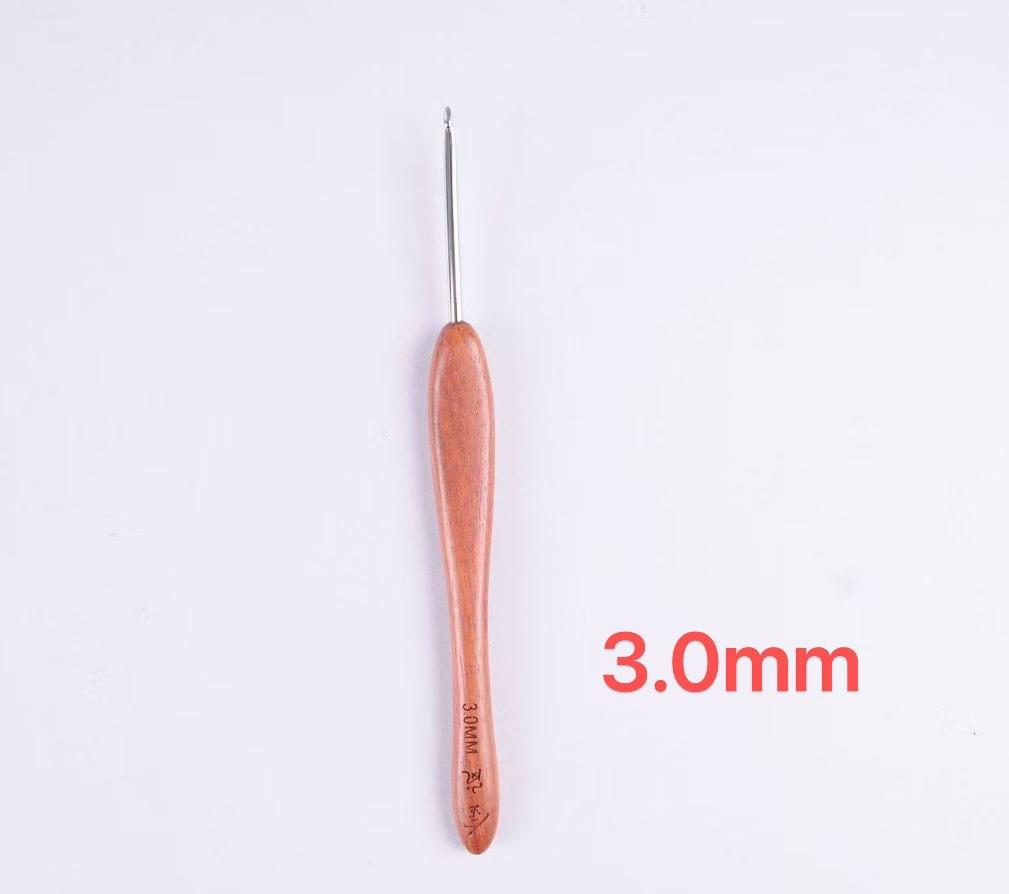 Crochet Blood Sandalwood Handle Hand Knitting Tool Non-Slip Stainless Steel Crochet