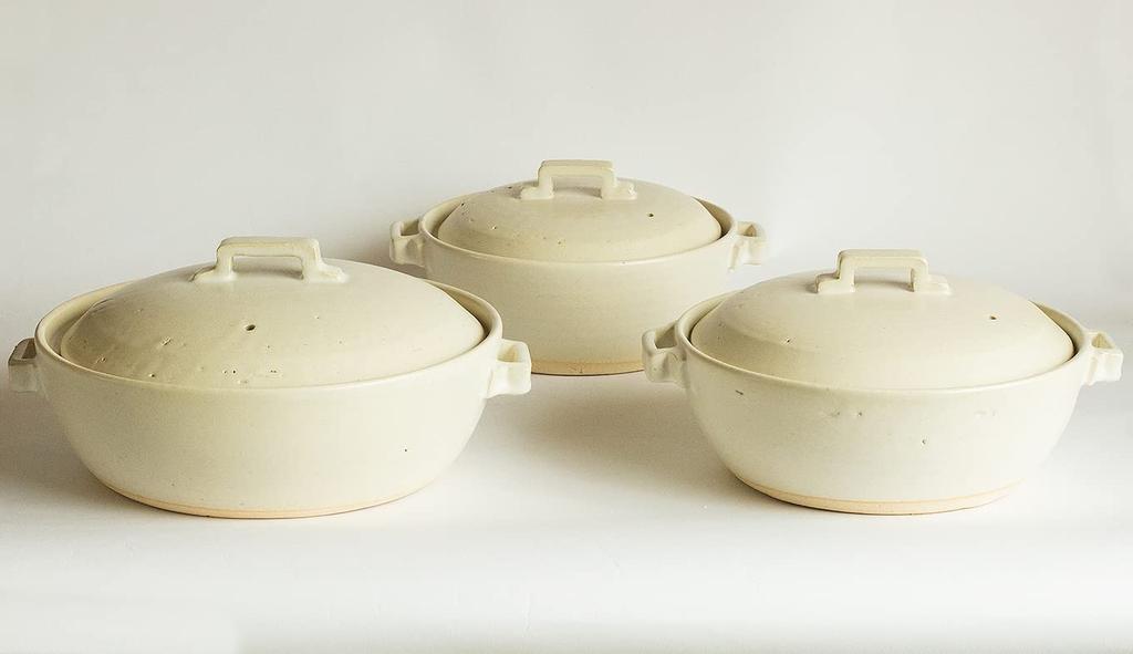 modern black earthenware Banko size for 1 to 2 diameter capacity texture of rough made of rough clay that feels warm in your has a heat storage so