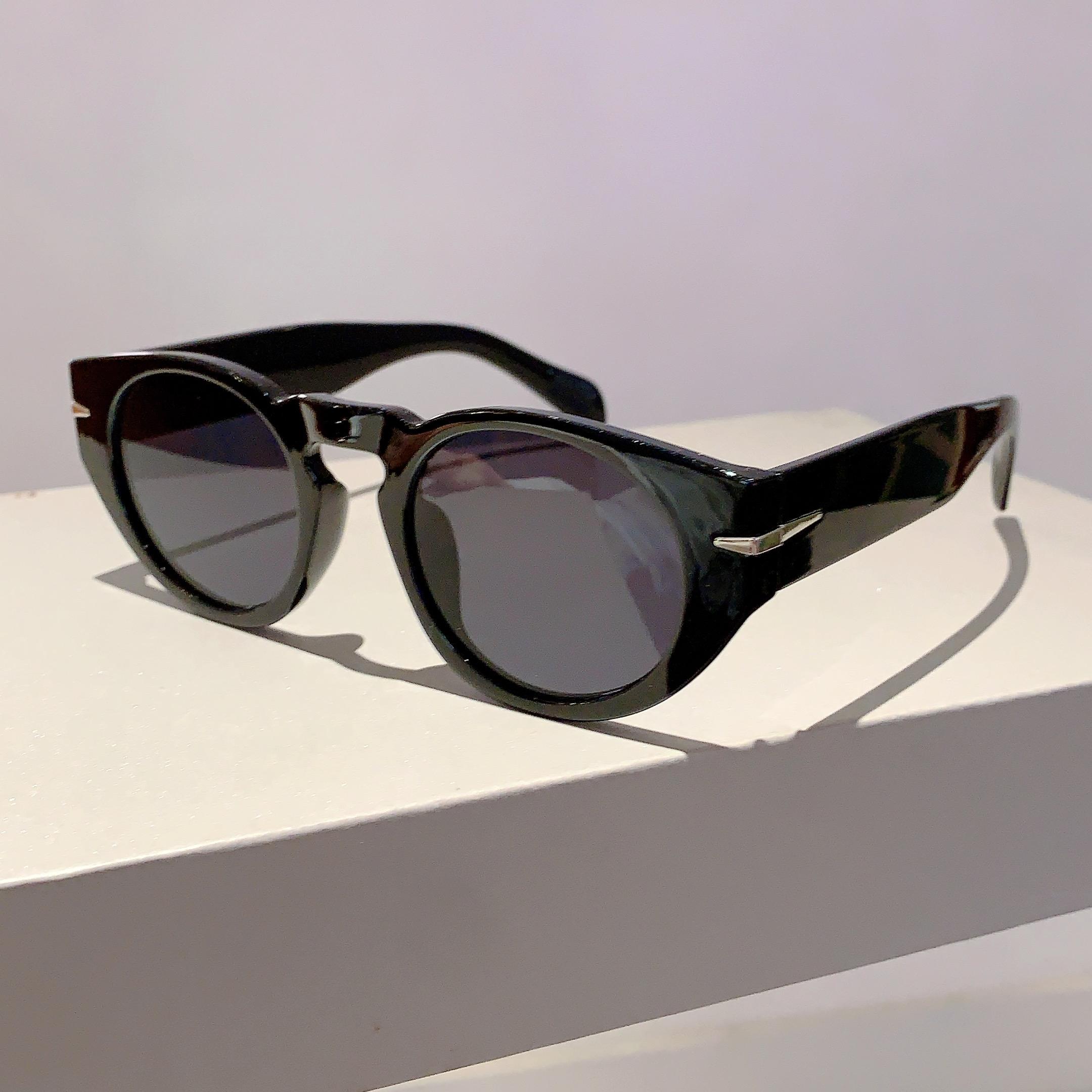 

KAMMPT Vintage Round Sunglasses 2024 New in Fashion Gradient Outdoor Men Eyewear Trendy Brand Designer UV400 Protection Shades without case