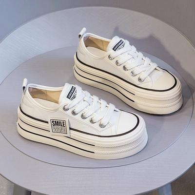 Plateau-Canvas-Schuhe Damen Frühling und Sommer 2025 neu Student Halbschuhe Explosion Erhöhung weiße Schuhe vielseitige Board-Schuhe