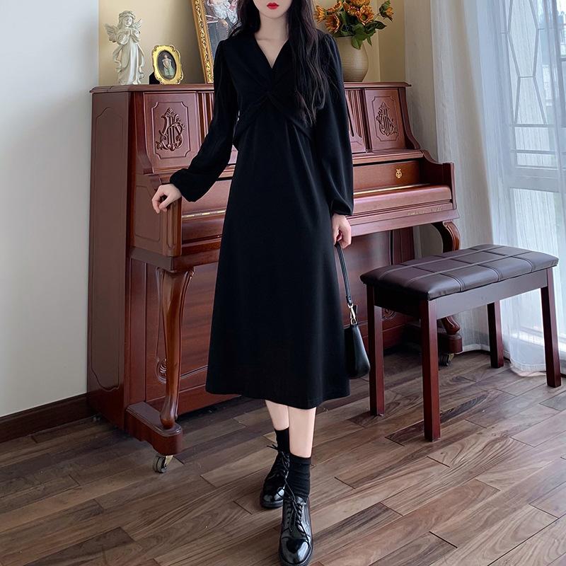 Women's Light Mature Style French V-neck Long Sleeve Dress Design Sense of Kinky Meat Cover Dress