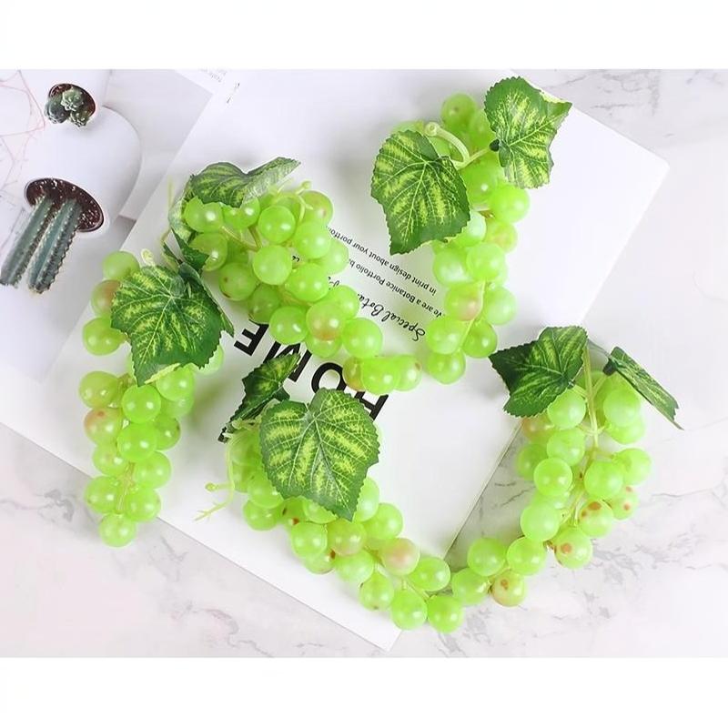 1Pcs Realistic Plastic Artificial Grapes Bunches Simulation Fake Fruit with Leaves for Vintage Home Decor Party Table Display