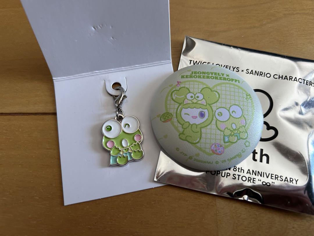 

[USED] TWICE Pop-up Jeongyeon Can Badge & Charm Kerokerokeroppi