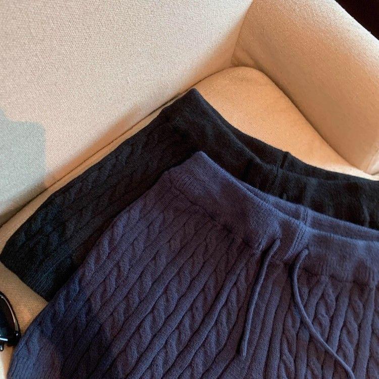 Korean Style Sweet Spicy Cable Knit Wide-Leg Elastic Waist Shorts for Women - Slimming & Casual, Early Autumn 2025.