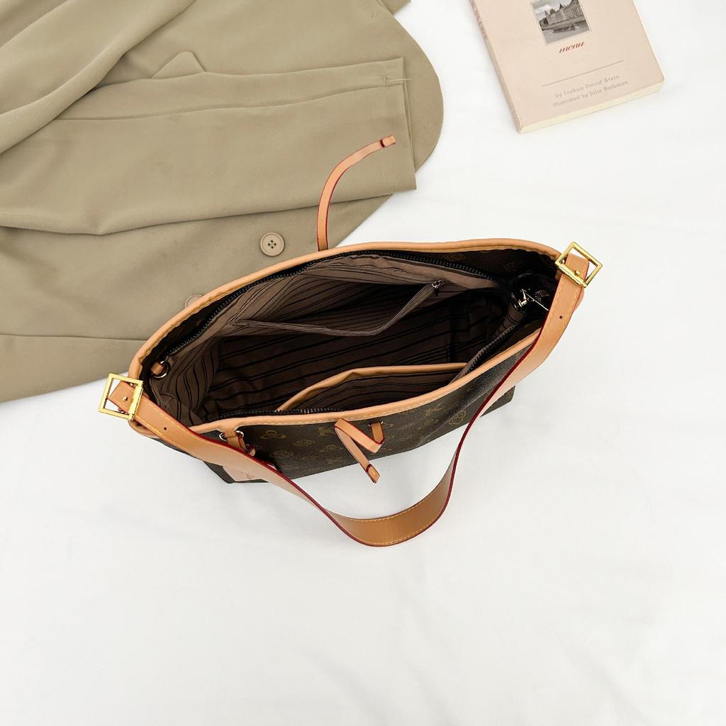 Elegant Floral Women's Tote: New Large-Capacity, Lightweight, Fashionable, Versatile Commuter Underarm Bag.