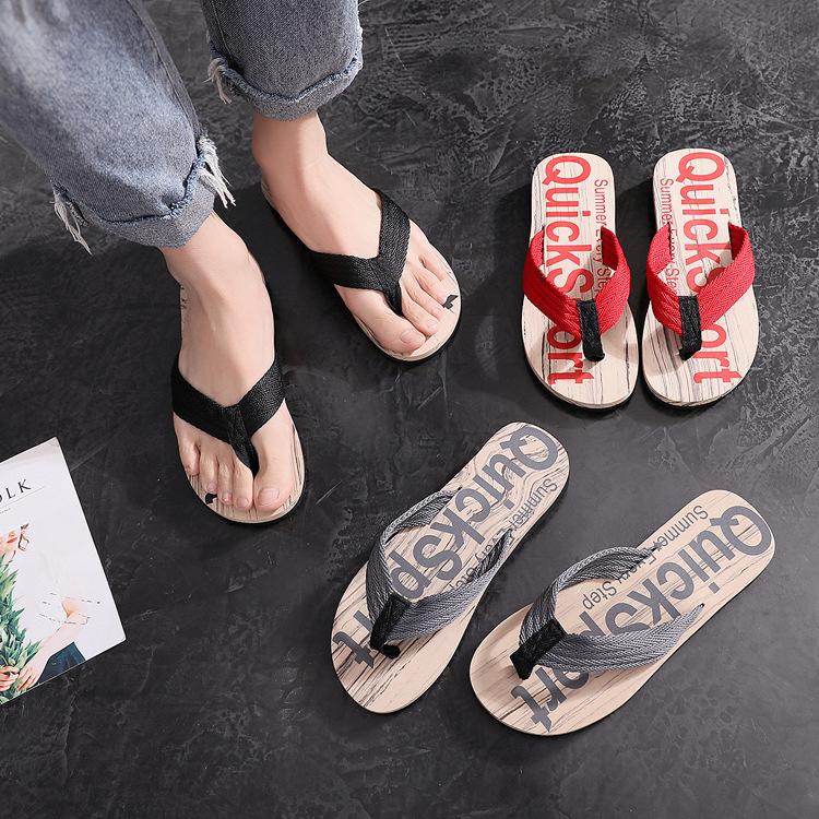 2022 Trendy Wood Grain Letter Flip-Flops: Fashionable Men's Summer Style