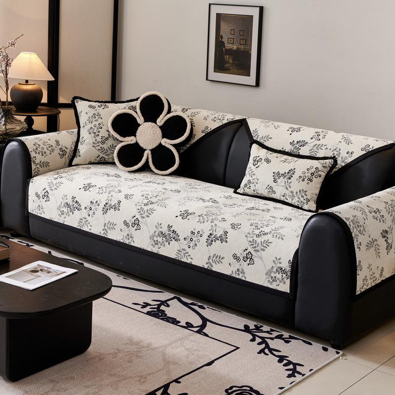 

Simple and high-end sofa cushion universal in all seasons new sofa cover non-slip straight row three-person sofa cushion 70*70cm