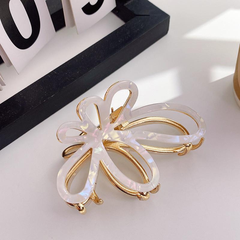 Elegant Butterfly Design Hair Claw For Women In Various Stylish Colors And Sizes
