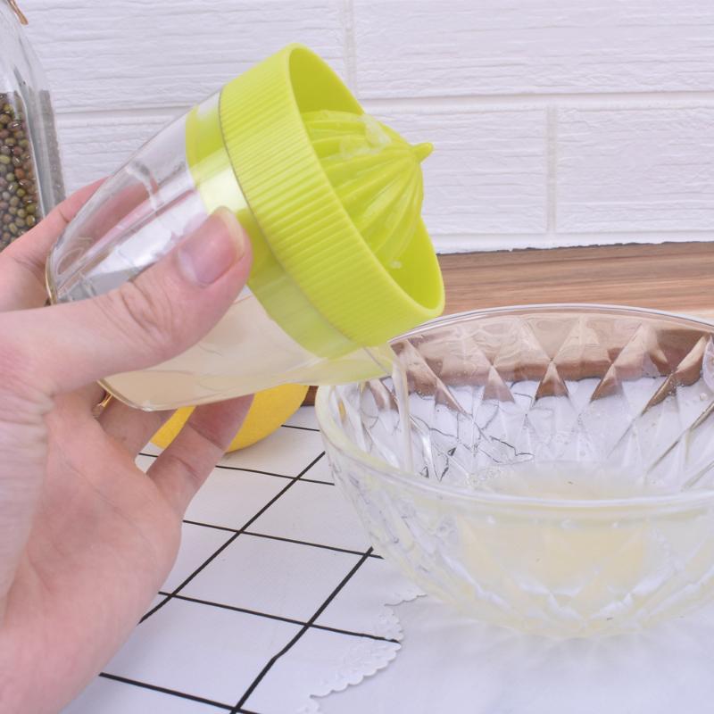 Multifunctional Household Manual Juicer Kitchen Gadget Orange Lemon Juicer with Graduated Cup Squeezer