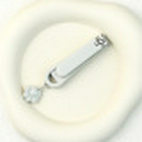 Cute Cat Paw Nail Clippers with Pendant - Portable, Splash-Proof, Women’s Manicure Tool