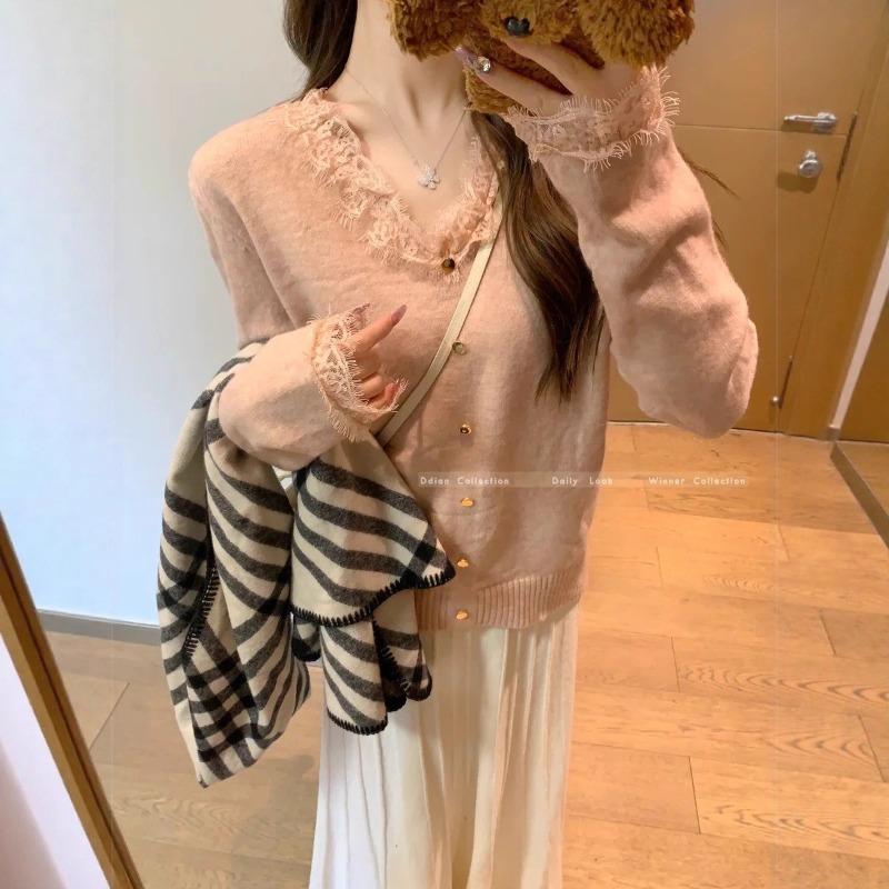 M Series Milk Fufu Lace Splicing V-neck Bottoming Shirt Women's Autumn and Winter Pure Desire with Sweater Soft Waxy Knitted Sweater Top