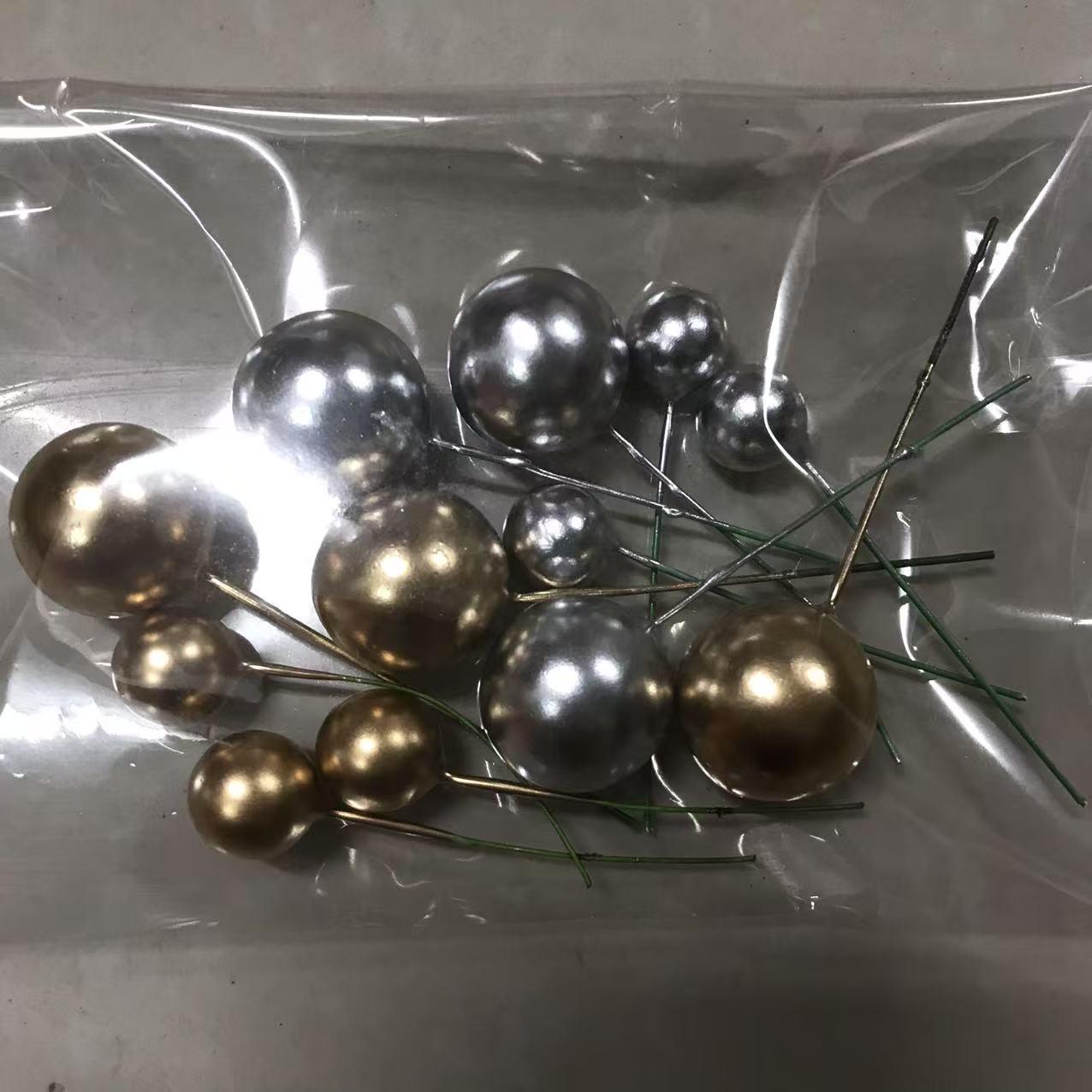 

Украшения для торта в виде круглых шаров золотого, серебряного и разноцветного цвета - доступны украшения в холодном стиле для вечеринки по случаю дня рождения