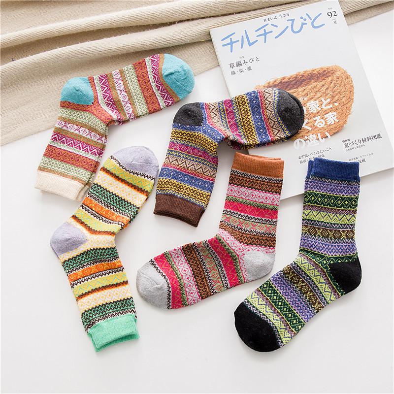 Hiver Nouveaux Produits Chaud Épais Vent National Chaussettes Laine Mi-Mollet Femme Usine 5 Paires