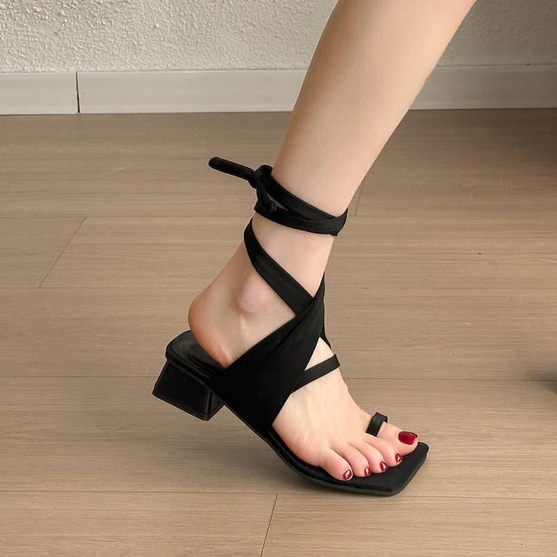 Fashion French Beautiful Toe Strap Sandals Women's Summer Outing New Temperament Square Toe Glove Toe Non-slip Roman Shoes