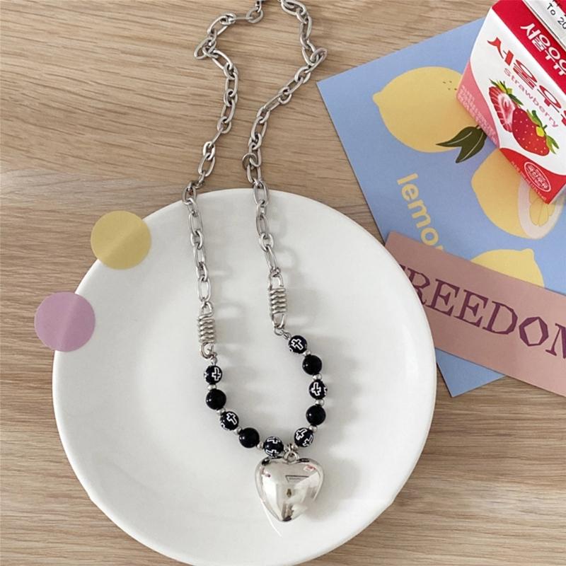 Fashion Sweet Cool Heart Pendant Necklace Choker Neck Chain Elegant Clavicle Chain Handmade Beaded Necklace Y2K Jewelry