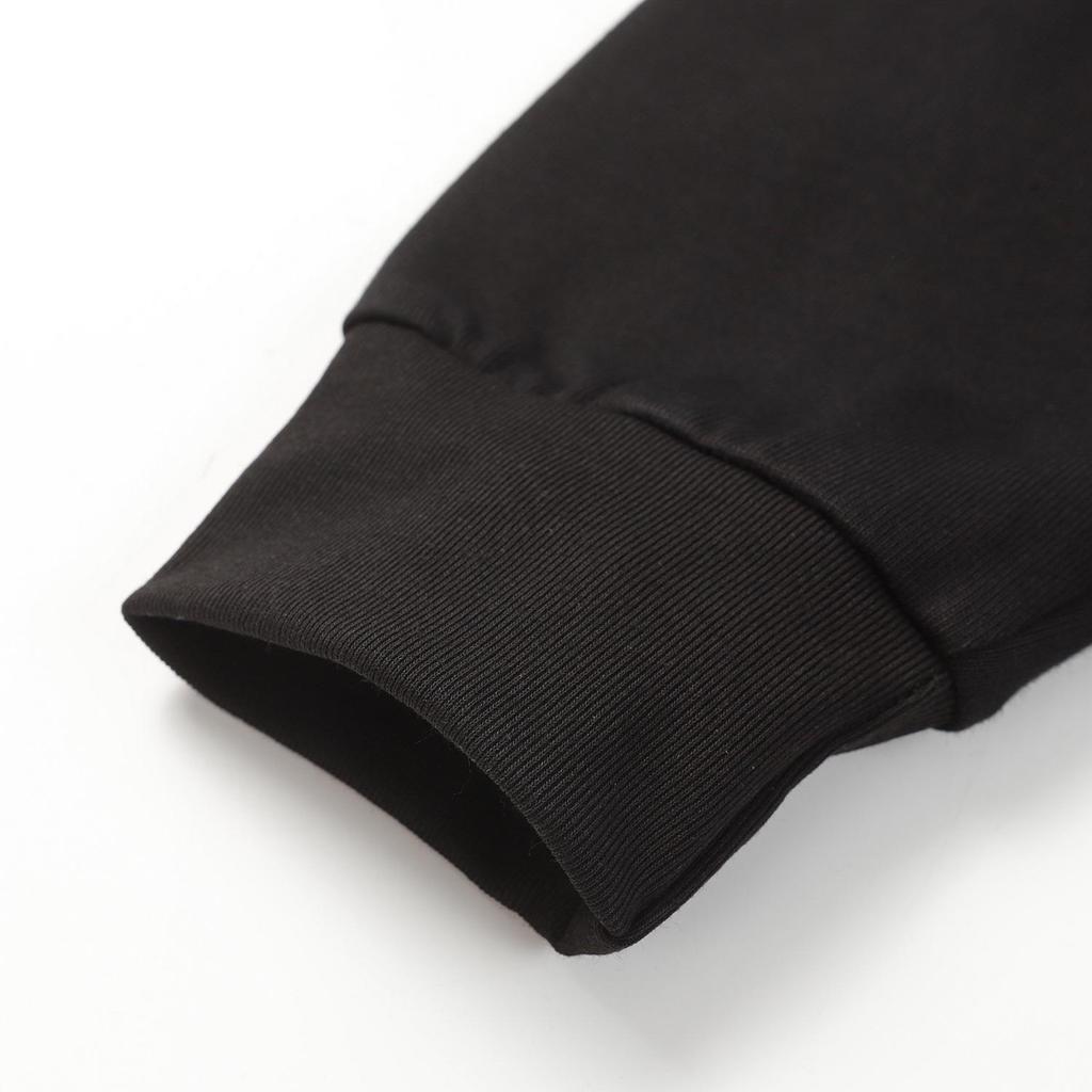 Tricou cu mânecă lungă și guler rotund MM6 Maison Margiela cu număr pe spate pe patru colțuri pentru Toamnă/Iarnă. Strat de bază lejer pentru cupluri.