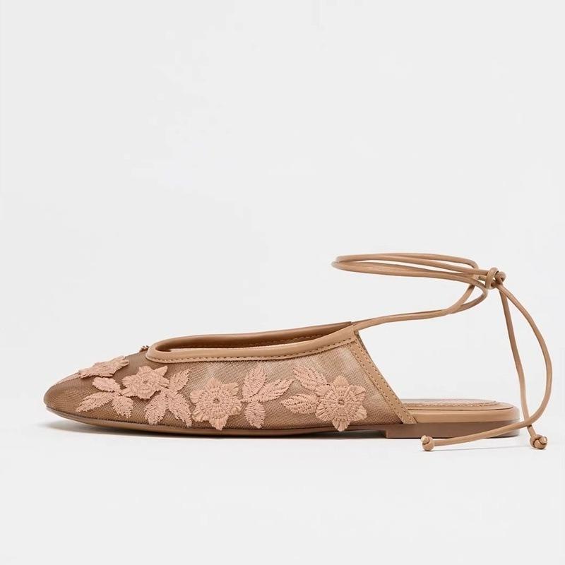 Fashion Embroidery Flower Design  Flat Sandals Women Breathable Mesh Lace Up Casual Shoes Elegant Shallow Zapatos De Mujer