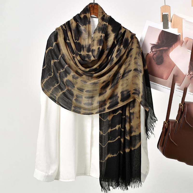 Elegant Women Vintage Print Silk Scarf Headscarf Beach Wrap Shawl Sunscreen Bandana Hijab Mujer Bohemian Scarve Pareo Summer New