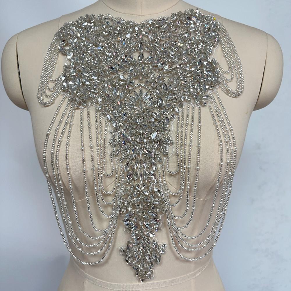 Hot Sell New Handmade Embroidered Flower Shape Sew-on Rhinestone Fabric Bodice Patches for Wedding Party DIY