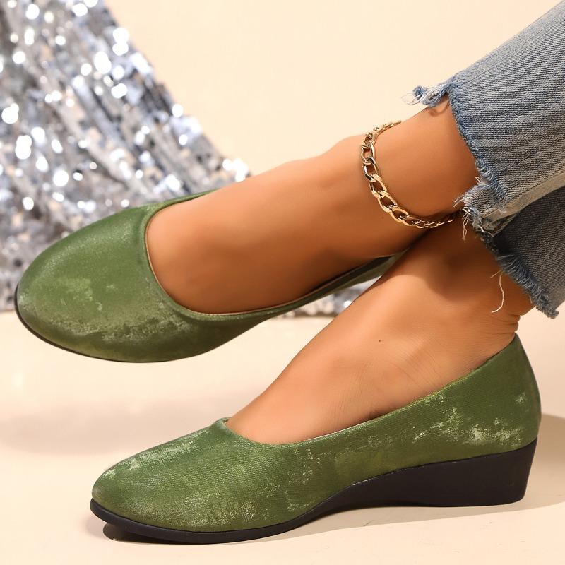 Spring new round head women's shoes large size shallow mouth bevel heel single shoes women's Doudou shoes sports and leisure shoes women