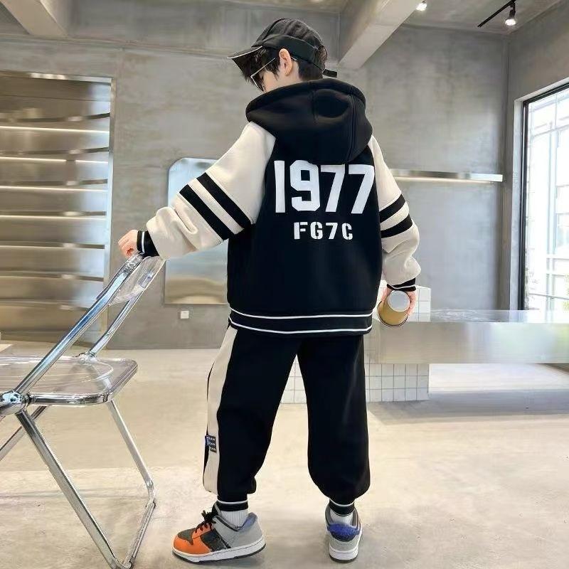 Boys' Autumn and Winter Fleece-lined Thickened Jacket Set Stylish Medium and Large Children's Winter Children's Fashionable Sportswear