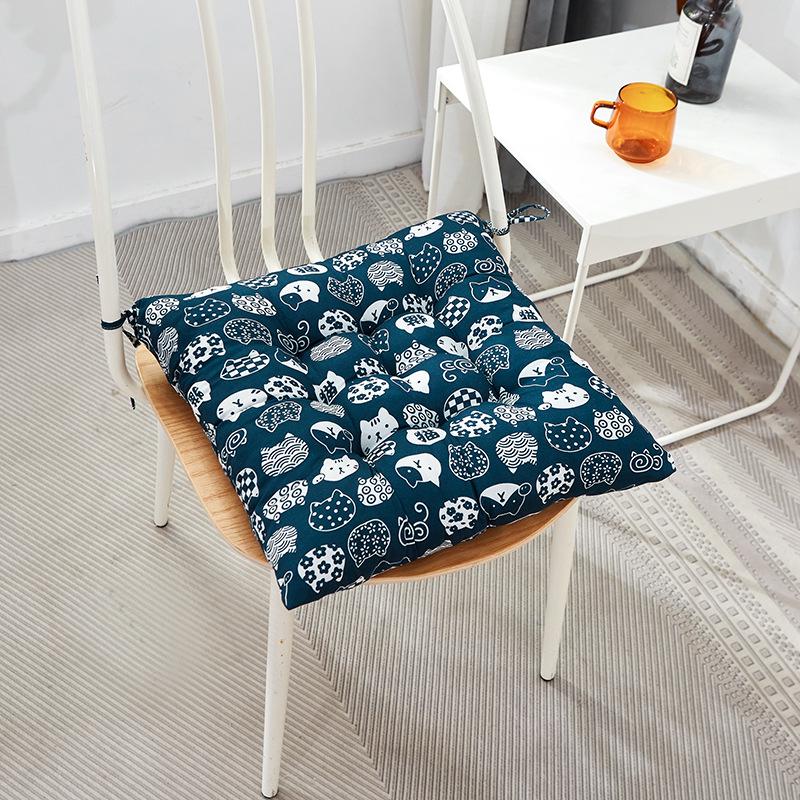 

Квадратная подушка с мультяшным принтом для офиса, стула, студента, футона и эркера 40x40 cm