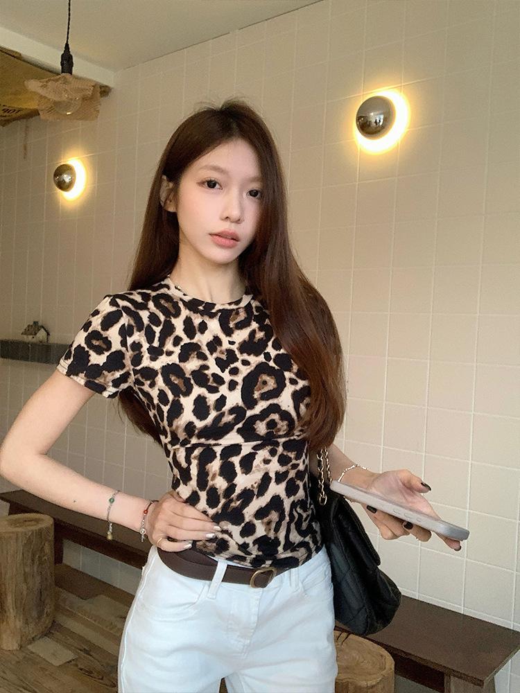 Spice girl style leopard print short-sleeved T-shirt women's summer new slim-fitting and thin inner bottoming shirt design niche top