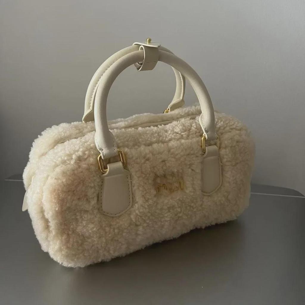 Cute Lamb Plush Saddle Bag - New Autumn/Winter 2023 Fashion Versatile Casual Shoulder Handbag.