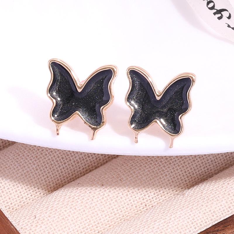 Ear jewelry exquisite simple sweet three-dimensional butterfly stud earrings female ins blogger with the same small earrings golden gift