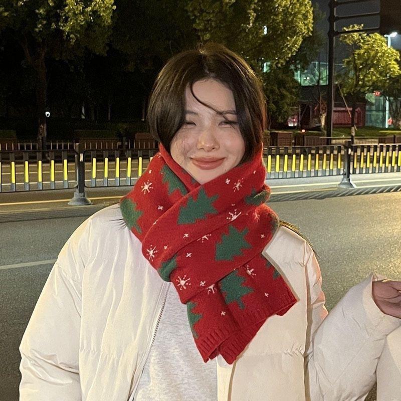 Versatile Christmas Tree Red Knitted Scarf Women'S Match Christmas Gifts Autumn Winter Warm Neck Protection Scarf Green Scarf