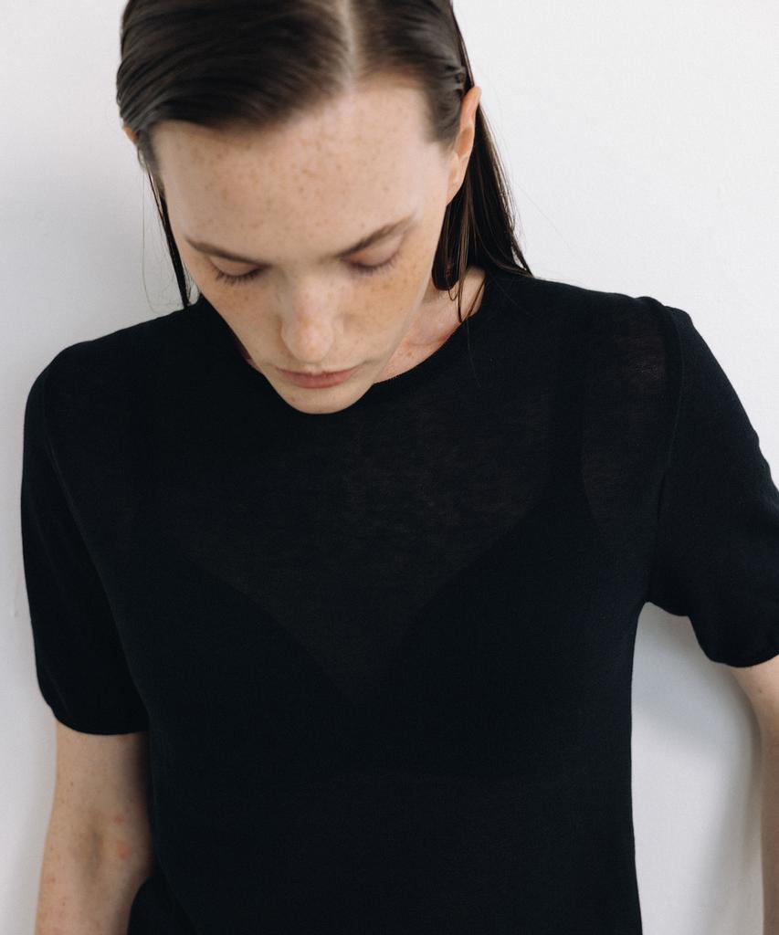 Beullaengkeulumumeon Sheer Half Knit_Black