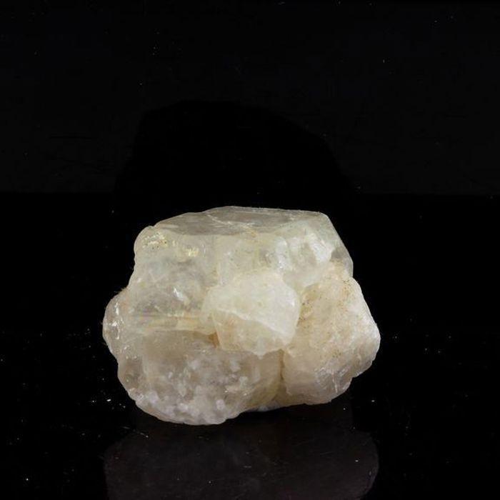 Pierres et Minéraux. Albite. 112.5 ct. Nanarena Besakoa, Betroka, Anosy, Madagascar.
