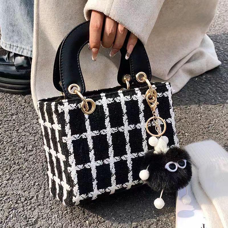 Zzzz Sense Damen Tweed Umhängetasche - Lady Di 2024 Frühling/Sommer Kollektion, Nischendesign, Kleine quadratische Handtasche.