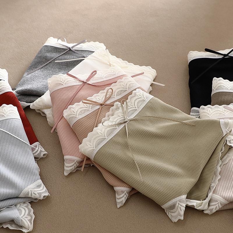 Small and Fresh Color Scheme Pure Desire Lace Panties Breathable One Size Fits All Triangle Women’s Panties