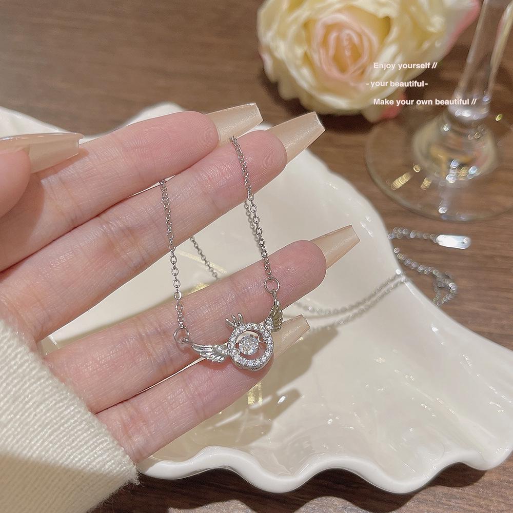 Korean 18K Gold Titanium Steel Women's Clavicle Necklace - Versatile, High-End, Non-Fading Temperament Choker.