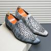Herrenschuhe in Übergröße Mode spitze Slipper Trend Leopardenmuster Ein-Pedal Friseur kleine Lederschuhe