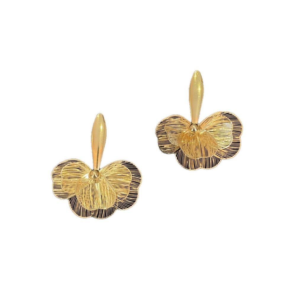 Luxury Golden Flower Ear Cuffs: Stylish, Bold, Sweet Temperament Jewelry