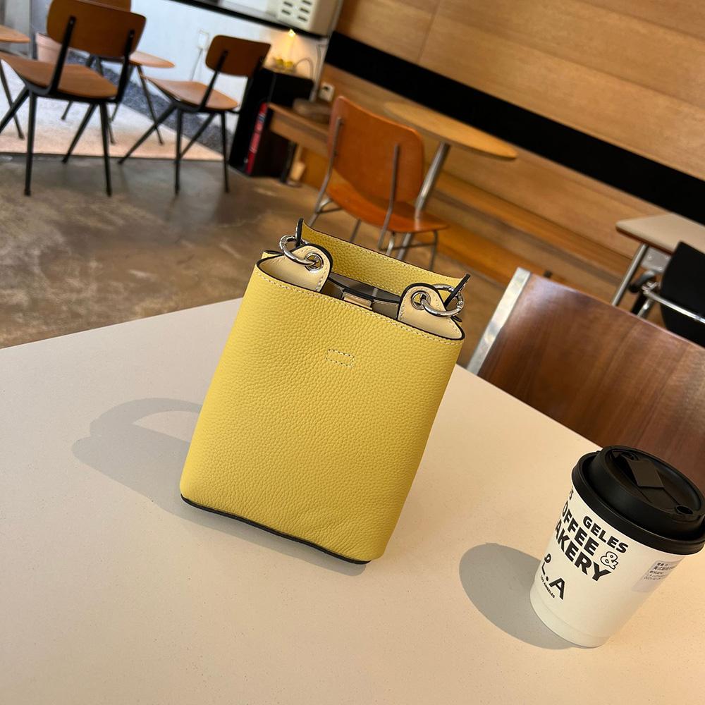 2025 Neue Mini Damen Schultertaschen Echtes Leder Kleine Handtasche Paneeliert Erste Schicht Rindsleder Umhängetasche Eimertaschen Geldbörse