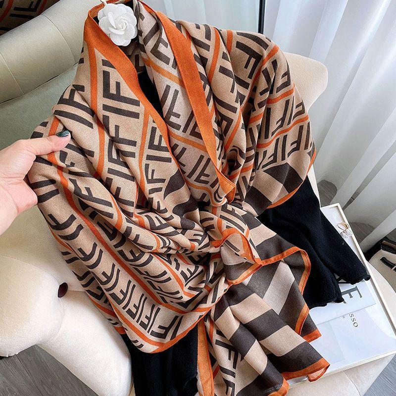 Luxury Brand Autumn and Winter Women New Style Fashion Color Matching Print Silk Scarf Lady Popular Headcloth Beach Shawl